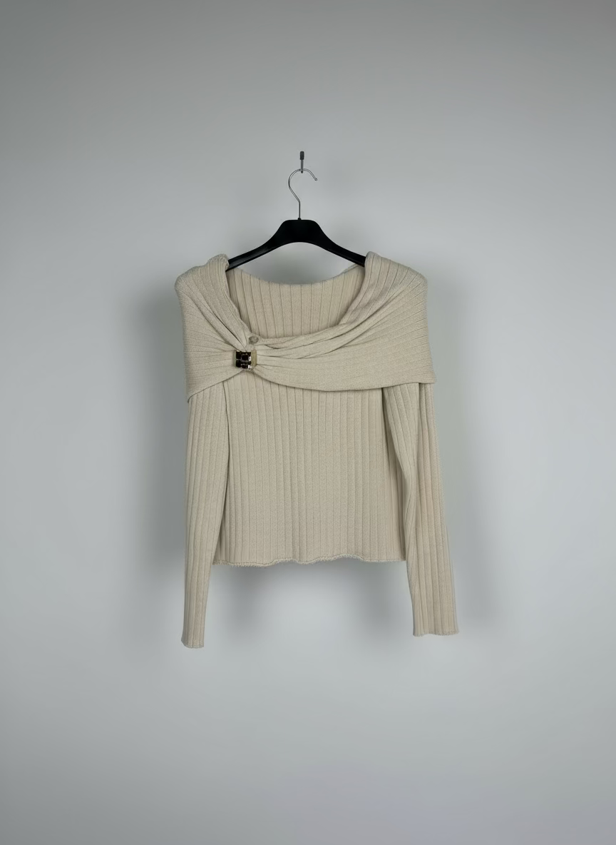 Leyla Off Shoulder Pullover